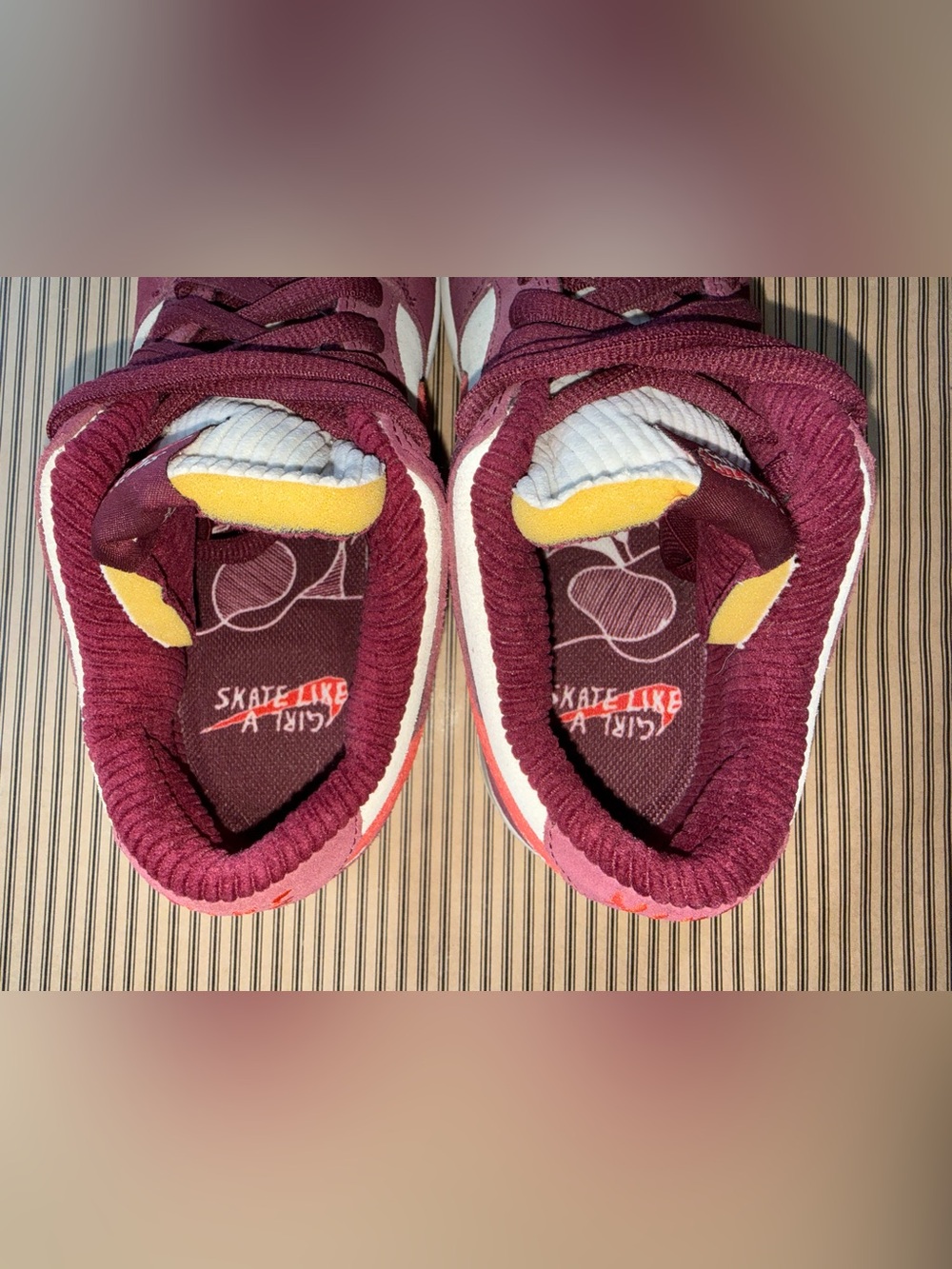 Skate Like A Girl - x Nike Dunk SB Low White - Picture 4 of 7